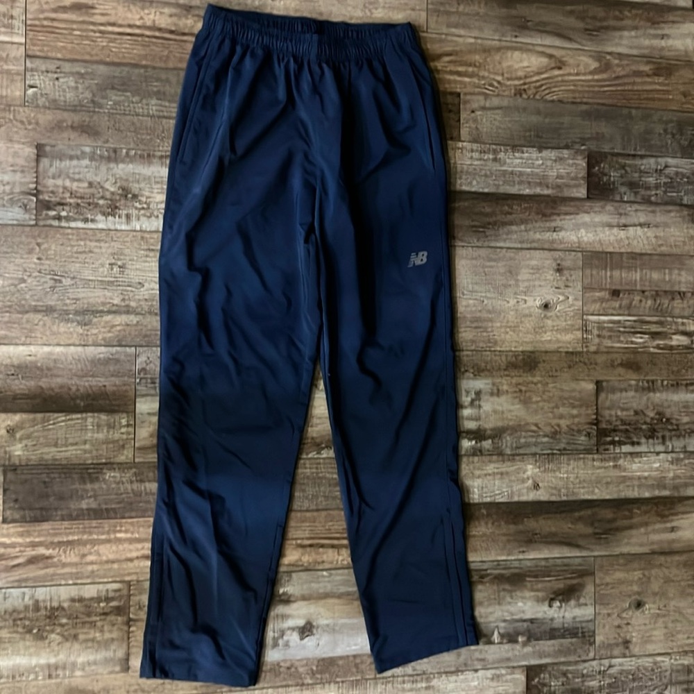 Men’s New Balance Joggers with ankle zipper. Worn once.